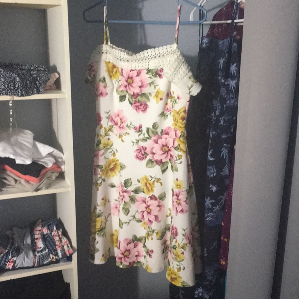 Floral print dress. Above the knee. New